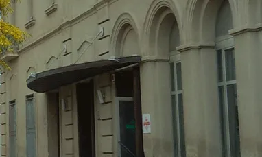 Entrada de l'edifici del Cafè de Mar