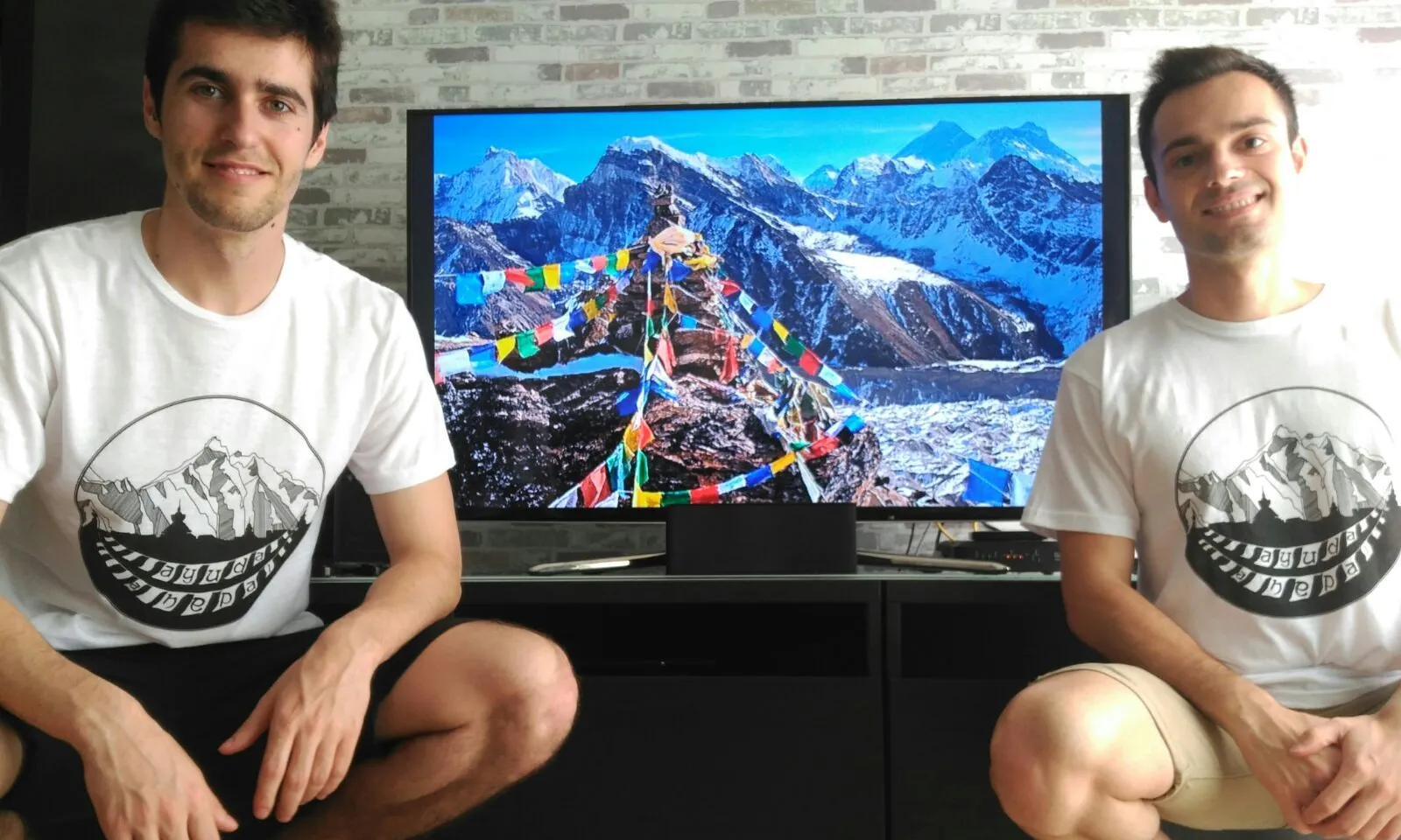 L'Antonio Pérez, a l'esquerra, i en Luis Franco, a la dreta de l'imatge. Font: Help Nepal, Know Yourself