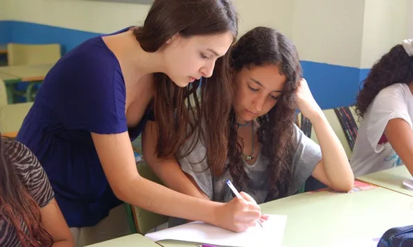 La campanya de tornada al col·le de Adsis pretén acabar amb la desigualtat invisible que viuen 6 de cada 30 estudiants. 