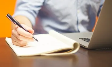 Pren notes de les idees que et vagin sorgint. Font: pexels.com