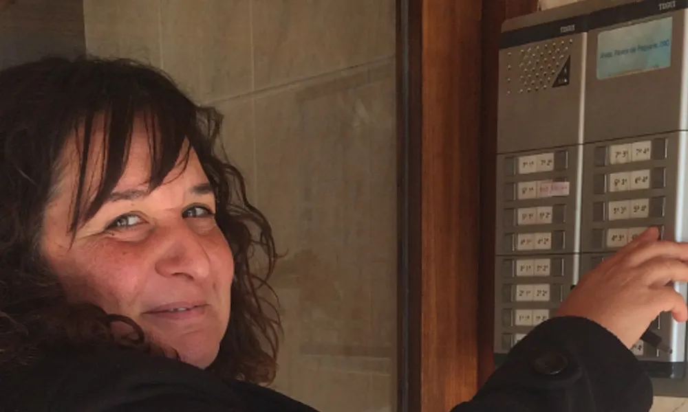 La Dolores Delgado va picar la primera porta el 19 de novembre iniciant d'aquesta manera el projecte