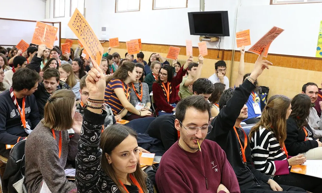 Vota en assemblea
