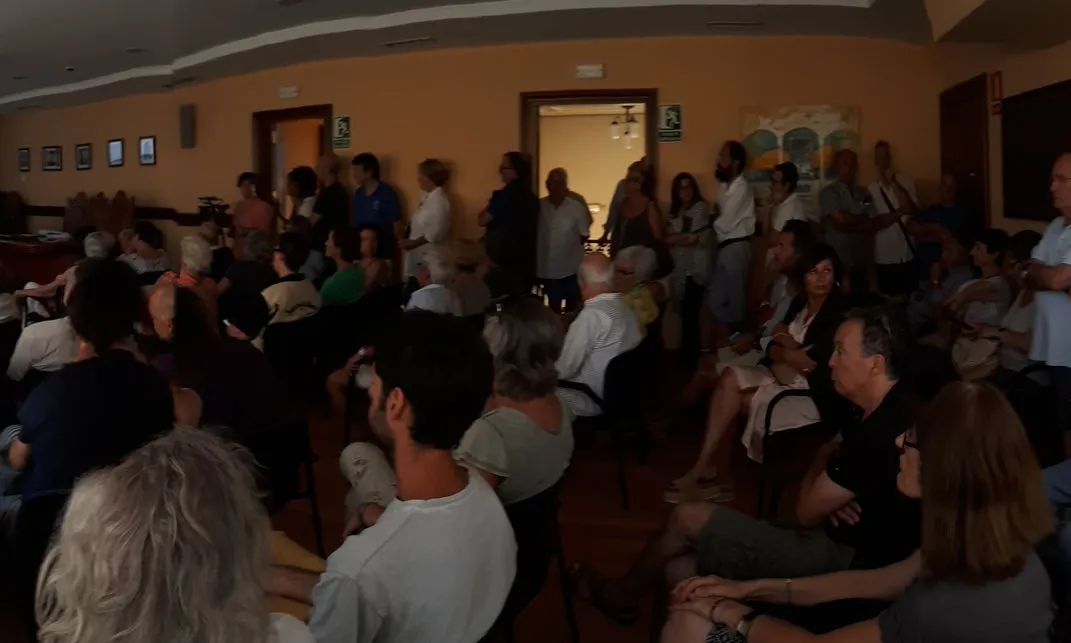 Imatges de la reunió a l'Ajuntament de Begur del 9 de juliol