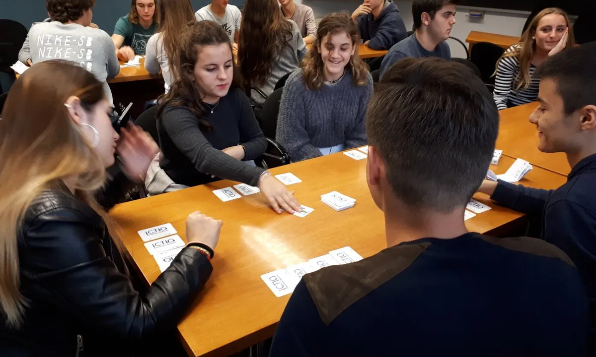 El joc ha estat testejat  també per estudiants de secundària  