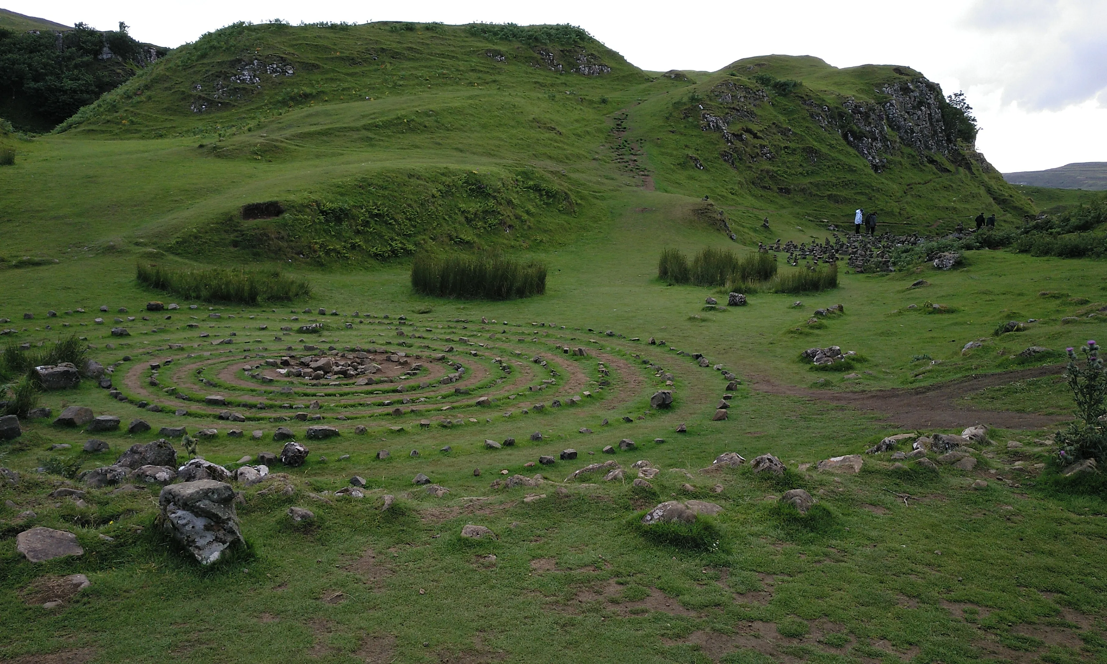 Des dels orígens de la humanitat a la natura l’ésser humà hi ha trobat valors i espiritualitat
