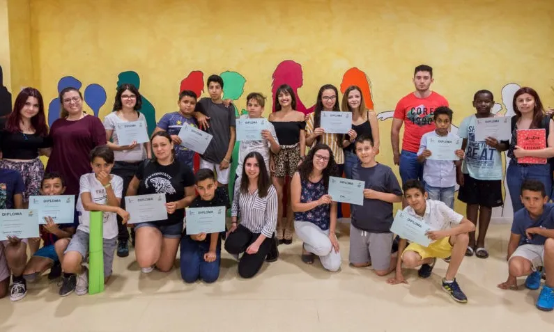 El projecte 'Rossinyol' és una iniciativa de Mentoria Social entre persones universitàries i infants i joves en risc d'exclusió social. 