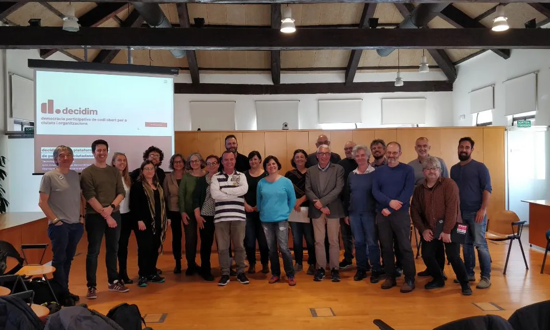 Foto de grup de signants del conveni