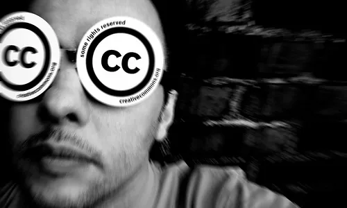 Fotografia d'una persona amb ulls Creative Commons