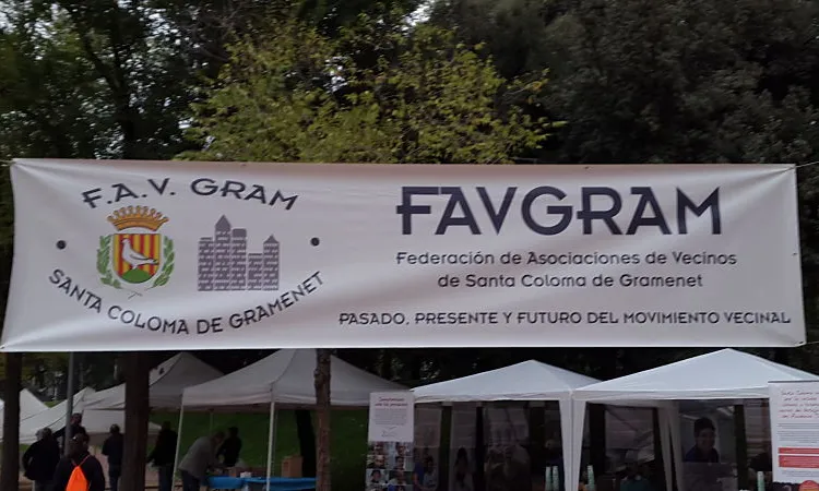 Pancarta de la FAVGram en una mostra d'entitats