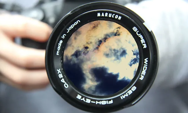 Fotografia d'un objectiu de fotografia. 