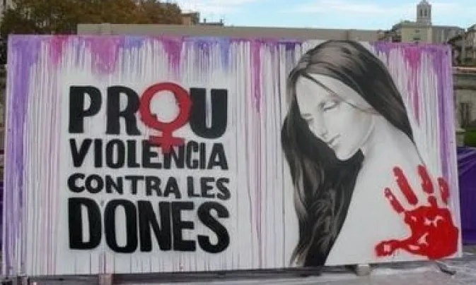 Mural en contra de les violències contra les dones.