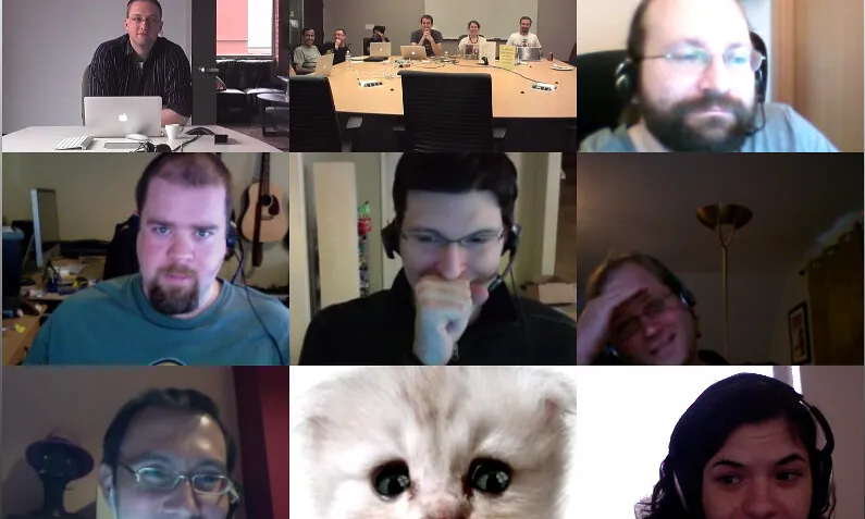 Fotografia de les persones assistents a una videoconferència. Imatge de Jennifer Morrow. Llicència d'ús CC BY 2.0