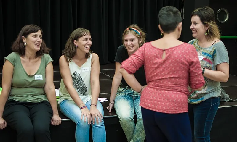 Fotografia d'unes persones que formaven part de la FIra Economia Solidària de Catalunya 2018. Imatge de Xarxa Economia Solidària. Llicència d'ús 