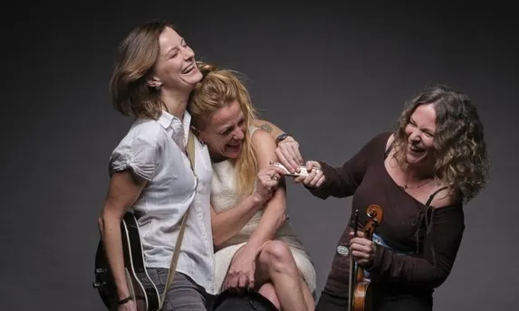 'Ellas' és un dels grups musicals que tancarà l'iniciativa 'Música al carrer'.