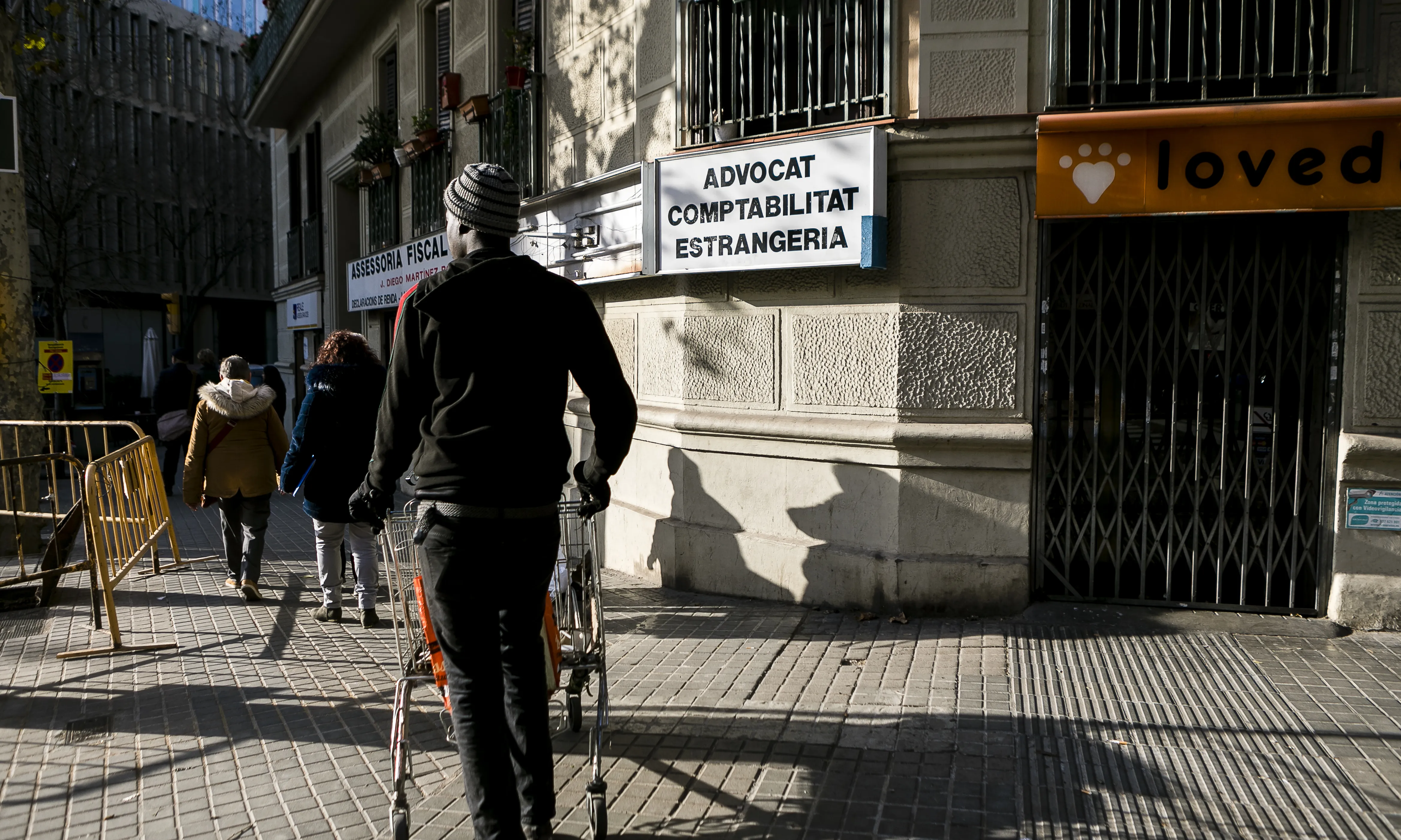 Càritas ha presentat l'informe 'Fronteres in-visibles'.