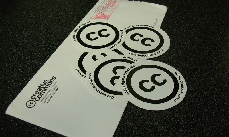 Fotografia d'una carta de Creative Commons. Imatge de oswaldo. Llicència d'ús CC BY 2.0