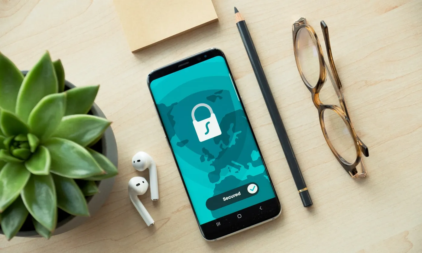 L’informe conclou que totes aquelles mesures que la persona empresària vulgui implementar per desenvolupar el treball a distància hauran de ser analitzades prèviament d’acord amb el principi de privacitat. Font: Unsplash.