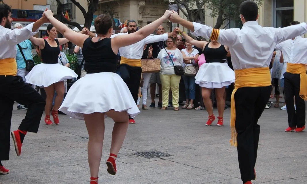 L'Aplec Internacional d'Adifolk ofereix una barreja de la cultura popular de tota Catalunya. 