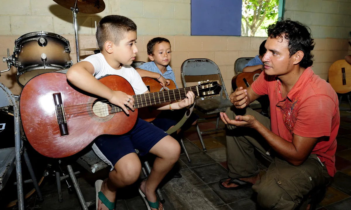 'Música per a l'esperança' vol allunyar els joves de la violència a través de la música.