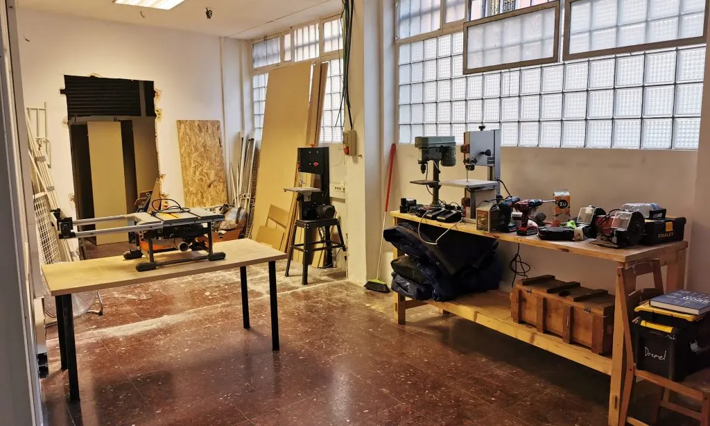 L'espai de Makers Zone BCN al barri del Poble Sec.