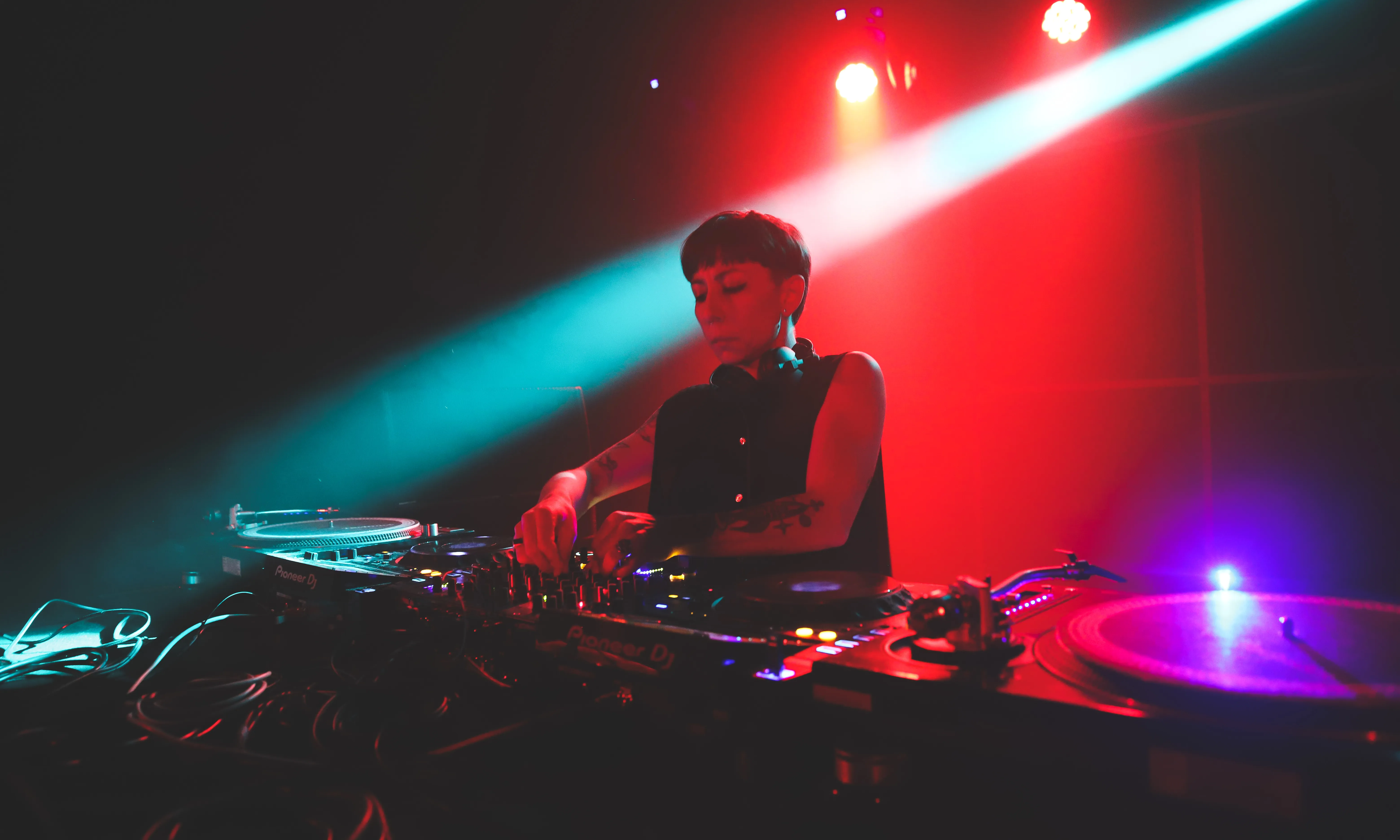 DJ Phosky, a Nitsa 