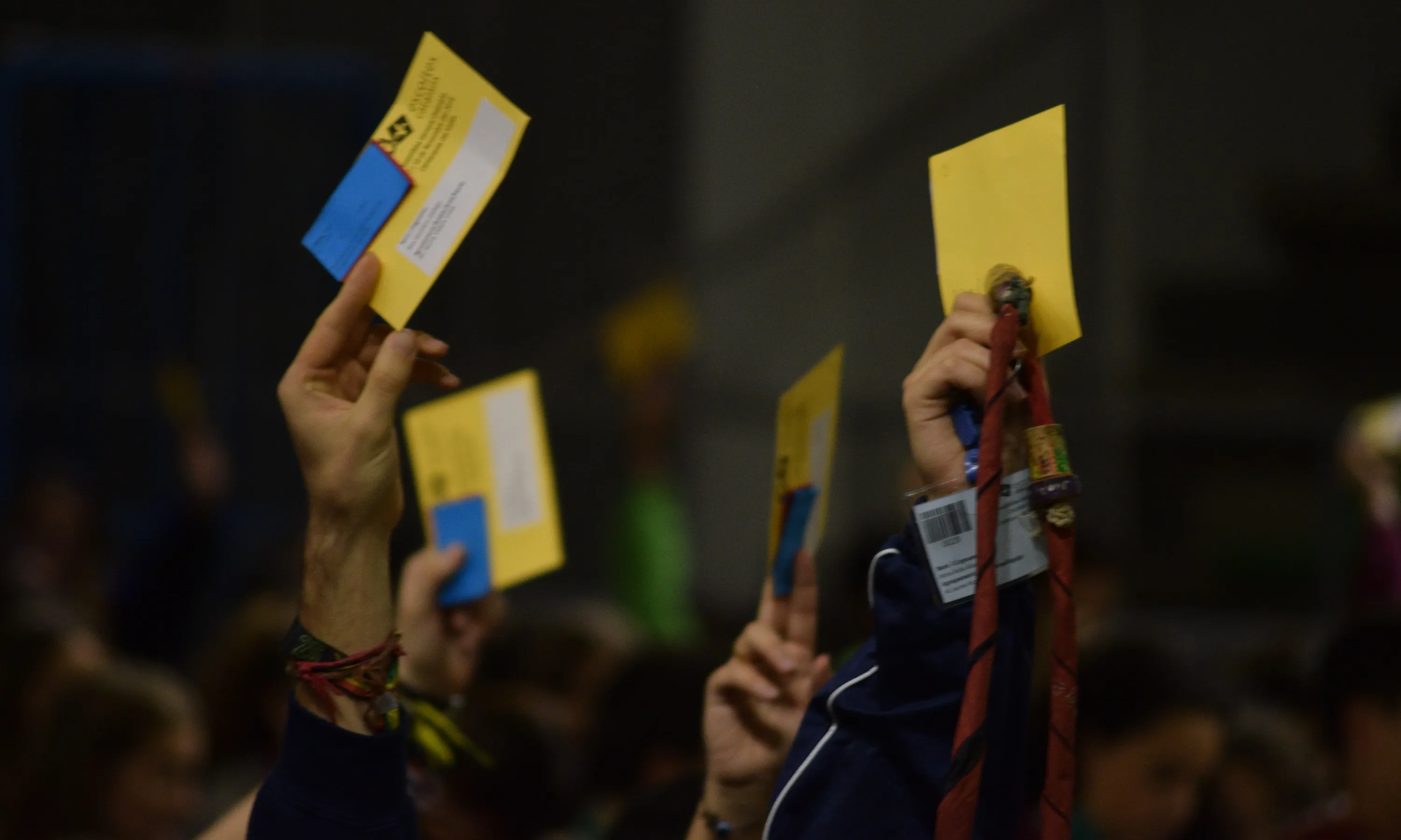 Imatge de la votació a l'Assemblea d'Escoltes Catalans, celebrada a Cerdanyola del Vallès.