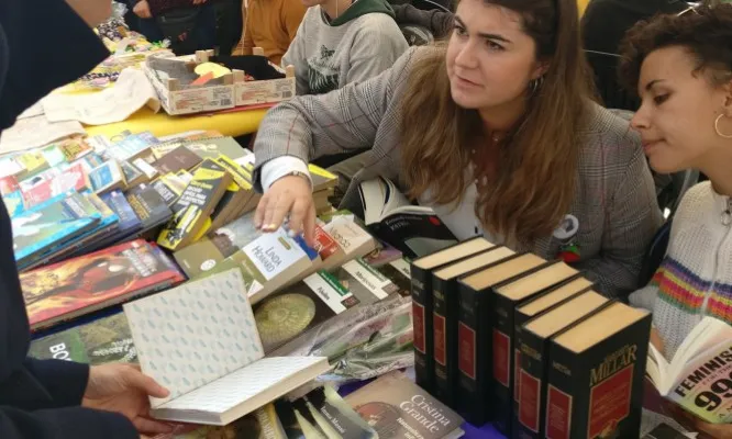Una de les edicions anteriors de Sant Jordi al Raval.