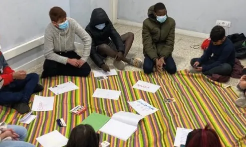L'objectiu principal de la campanya microBeques 16+ és donar oportunitats educatives a joves vulnerables que, econòmicament, no s'ho poden permetre.