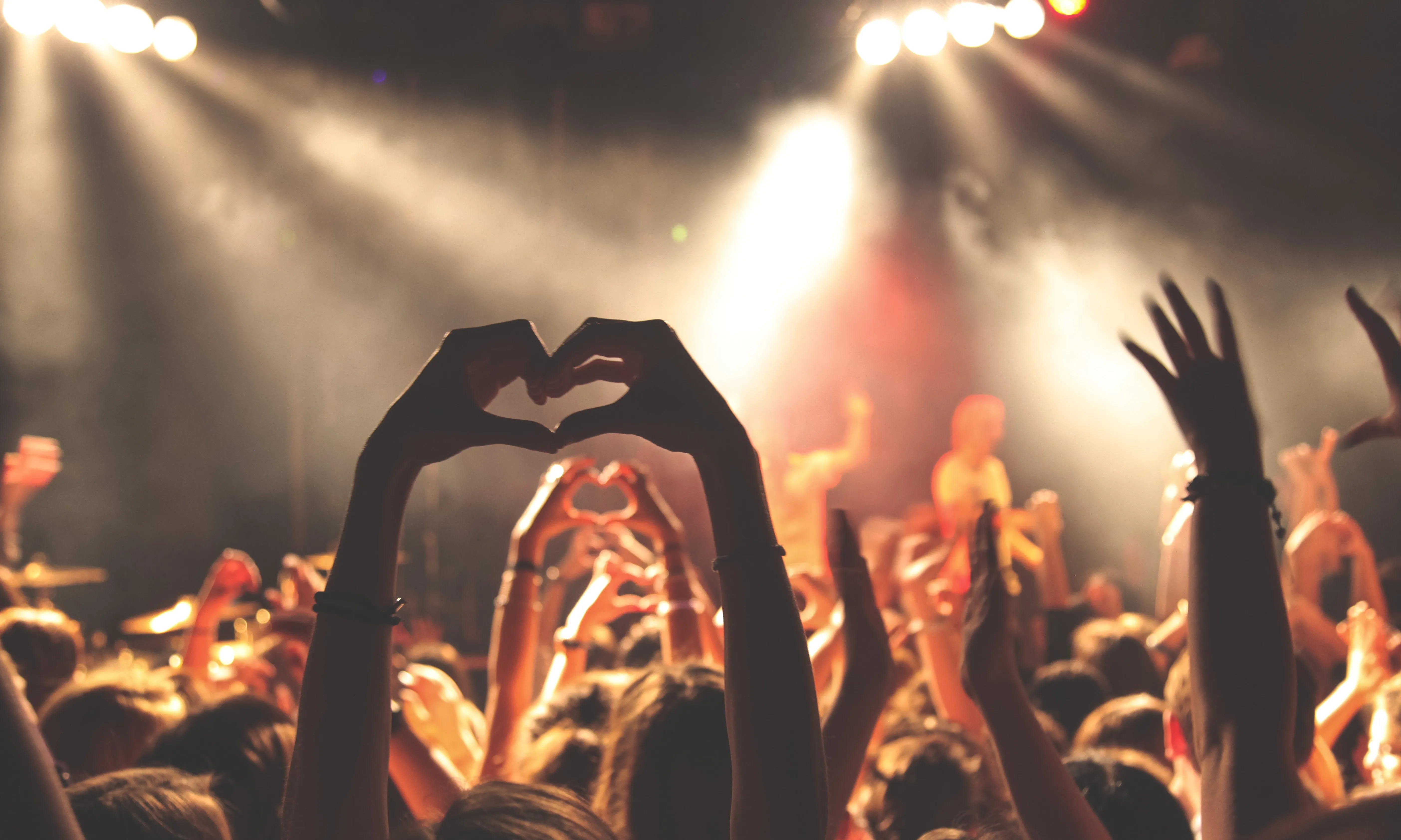 Per pertànyer a l'ASAC, s’ha de fer un mínim de 30/40 concerts a l’any o tenir el compromís de fer-los en el cas de les sales noves.