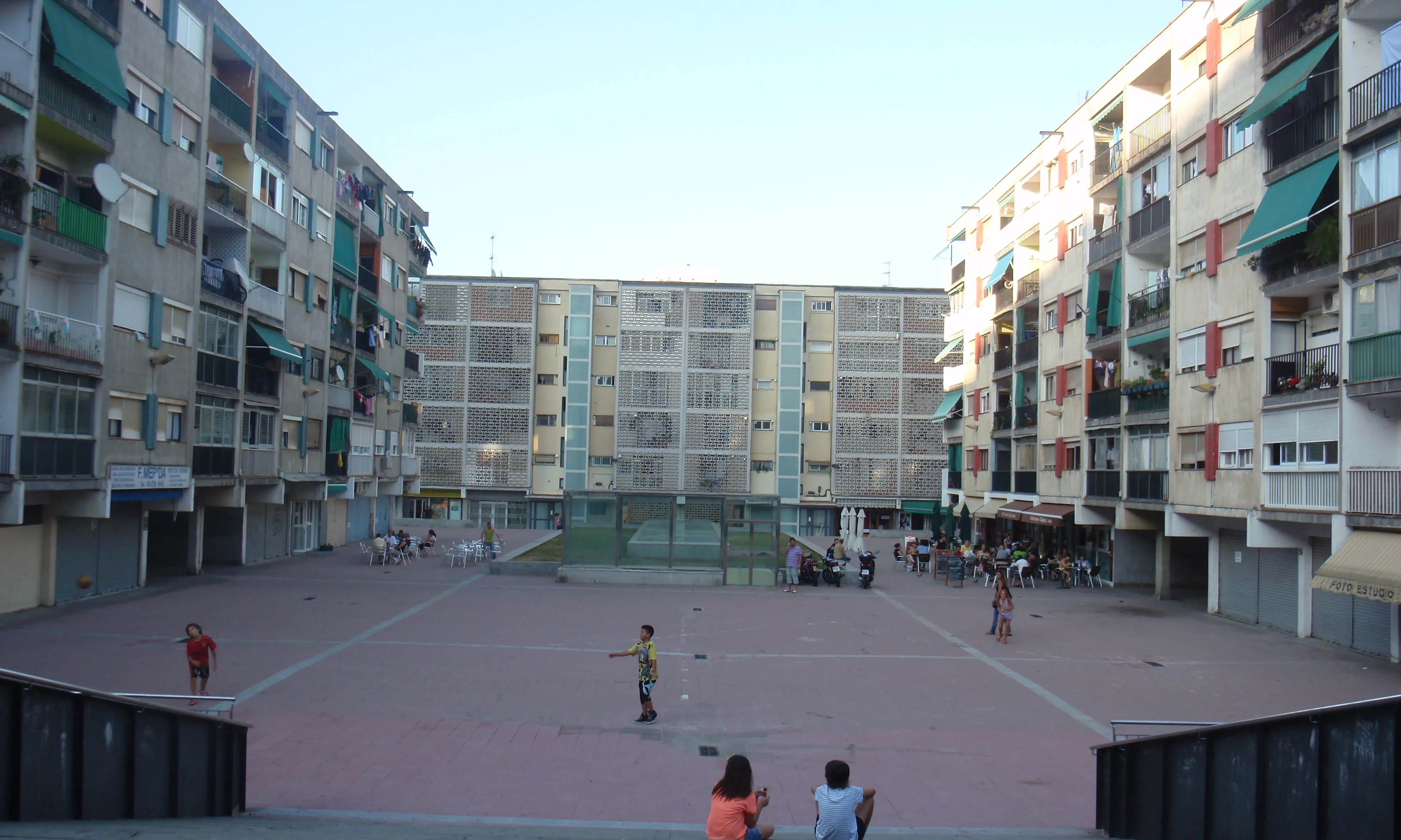 La campanya posa el focus en el problema de l'habitatge a Ciutat Meridiana.