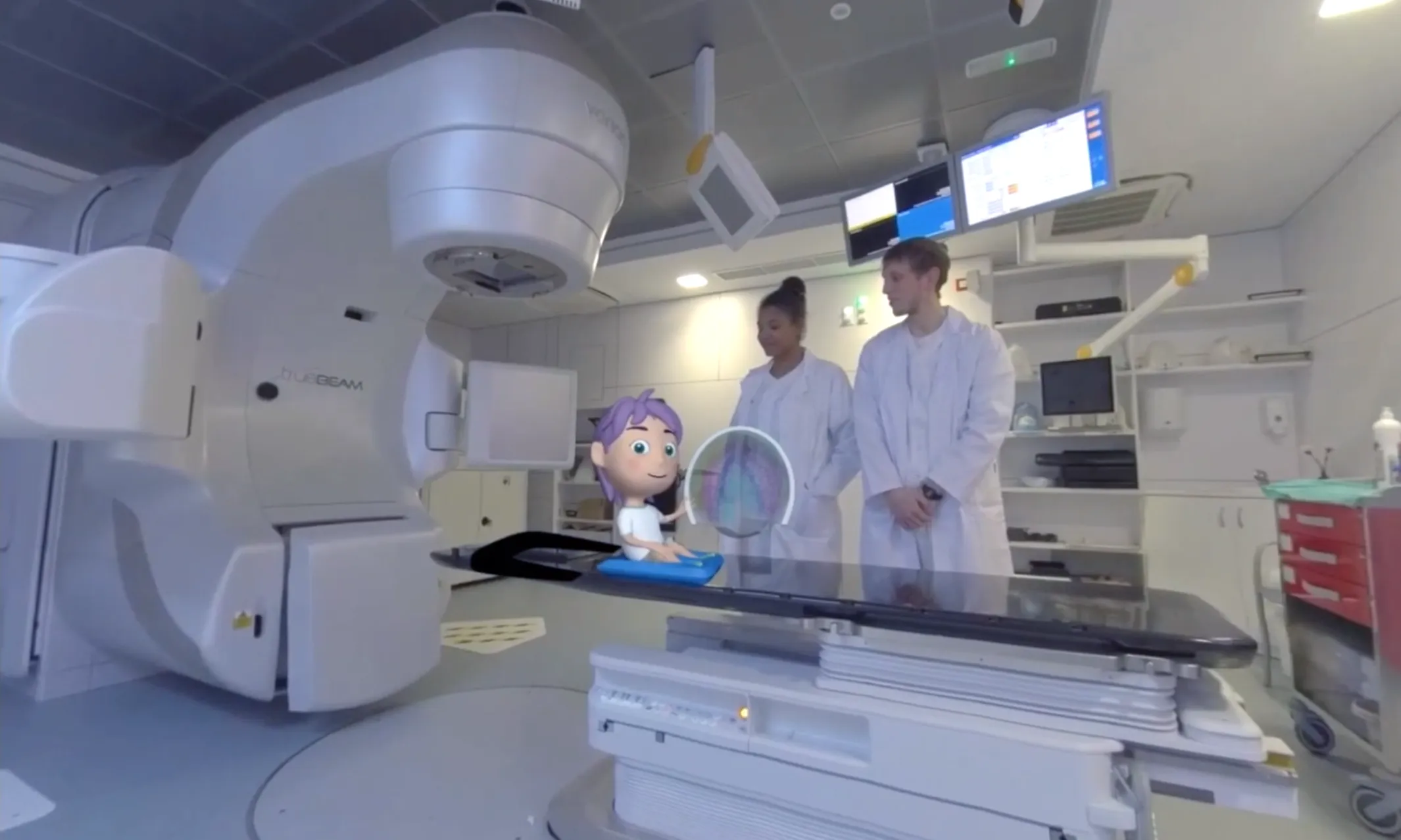 Una de les imatges de la realitat virtual de la preparació a quiròfan amb el personatge del Nixi.