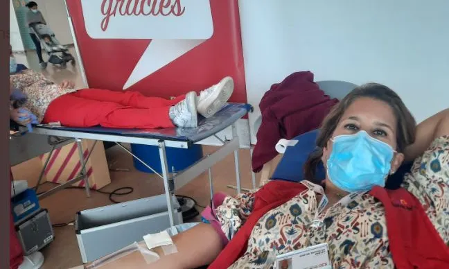 Per donar sang cal tenir entre divuit i setanta anys, estar bé de salut i pesar més de cinquanta quilos.