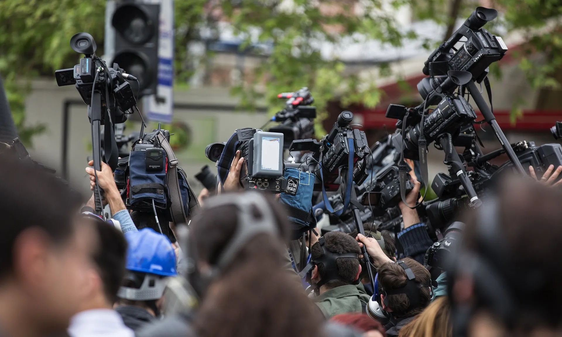 Una multitud de periodistes en una imatge d'arxiu.