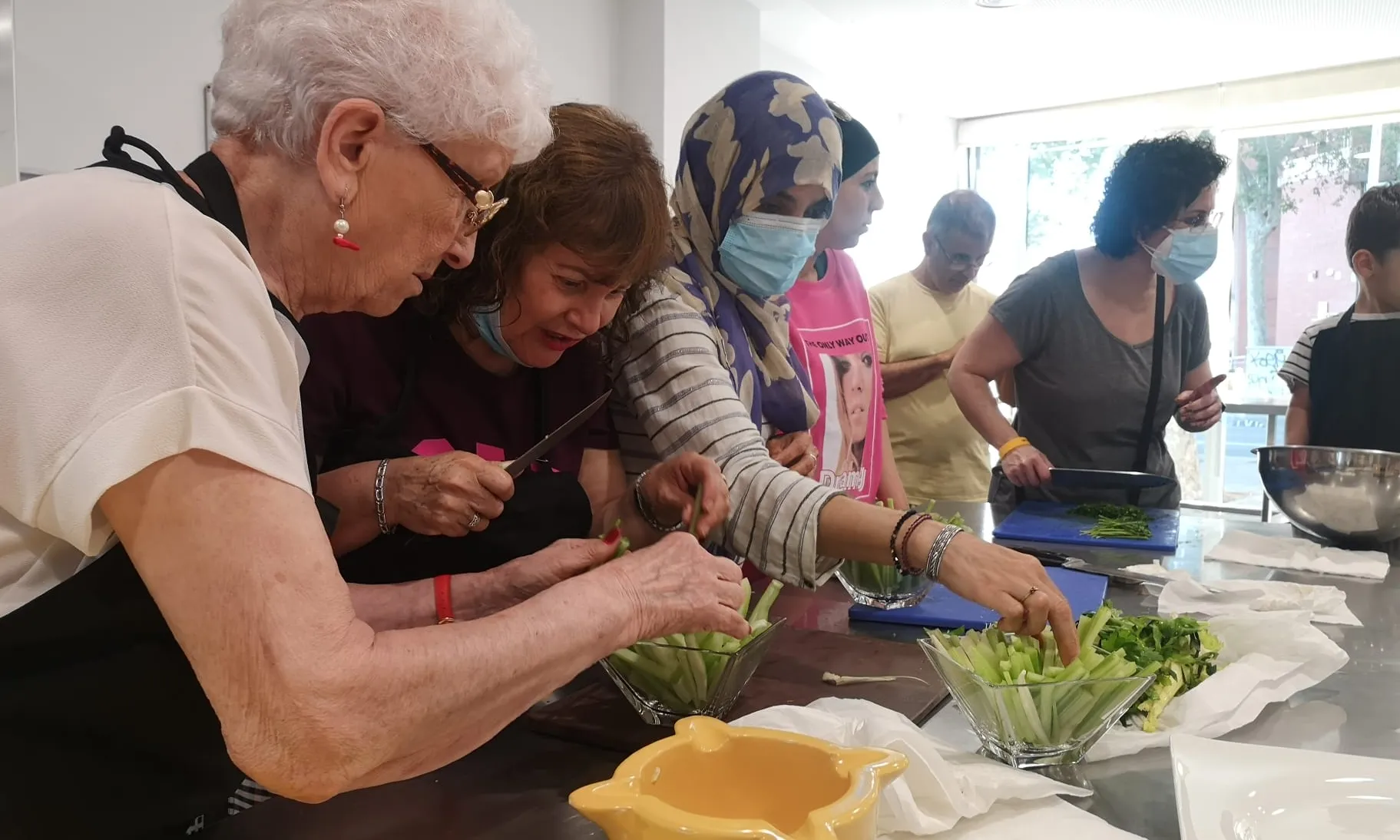 L'entitat treballa per conscienciar de l'impacte ambiental que té la indústria alimentària, organitzant accions enfocades al barri del Poblenou i al districte de Sant Martí.