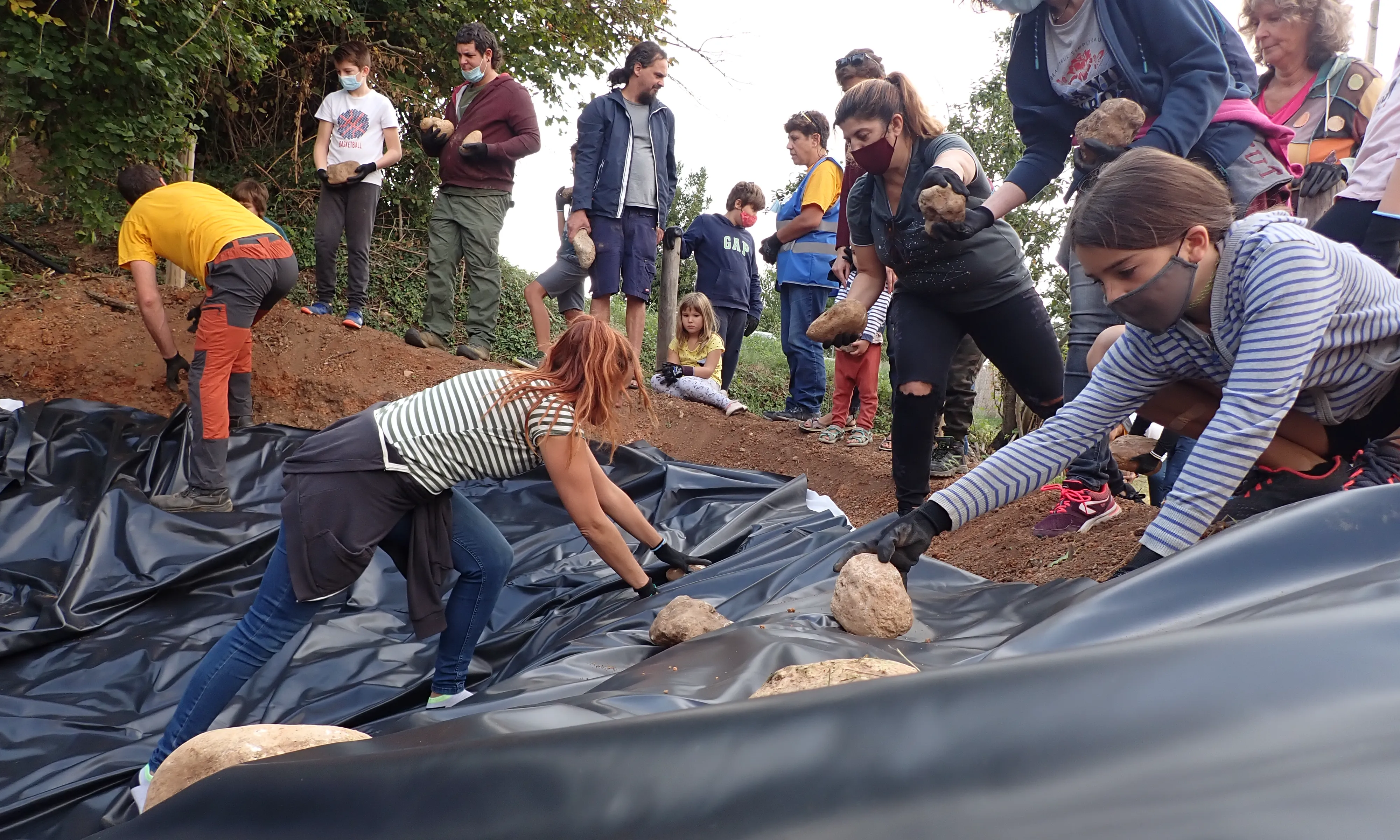 L'acció voluntària en l'àmbit ambiental també aporta a aquelles persones que hi participen un gran coneixement del seu entorn.