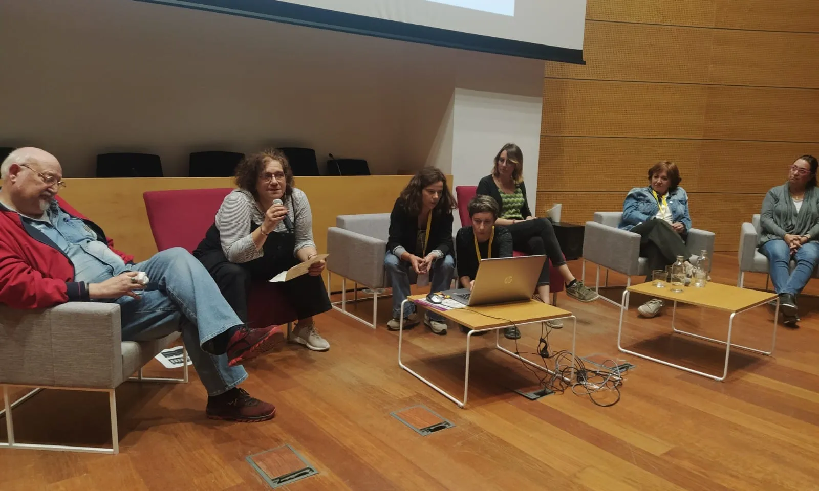 Una taula sobre voluntariat en entitats que acompanyen persones amb trastorn de salut mental a la Jornada de Salut que la FCVS va celebrar a Lleida a l'octubre.