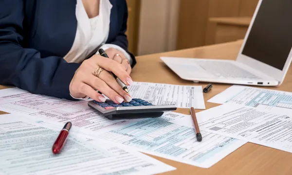 El resultat del model 303 és la diferència entre l’IVA repercutit i l’IVA suportat.