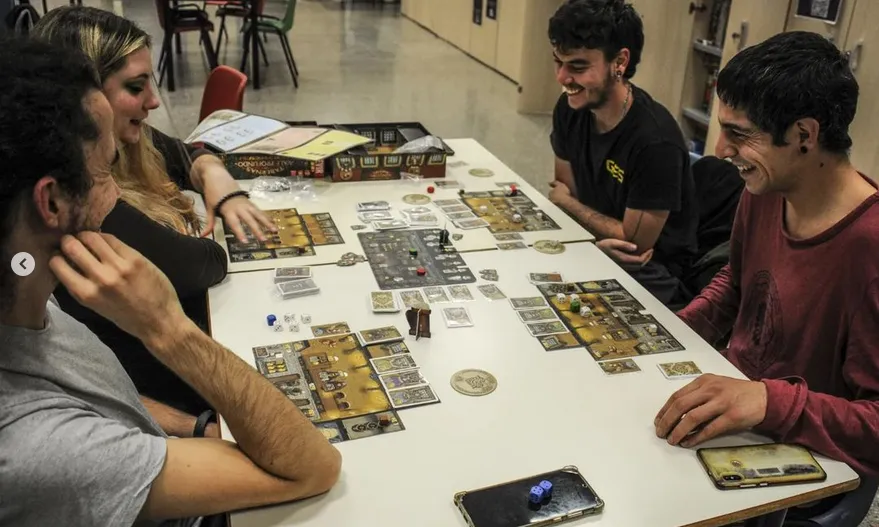 Un centenar de persones participa de les activitats del CRUAB.