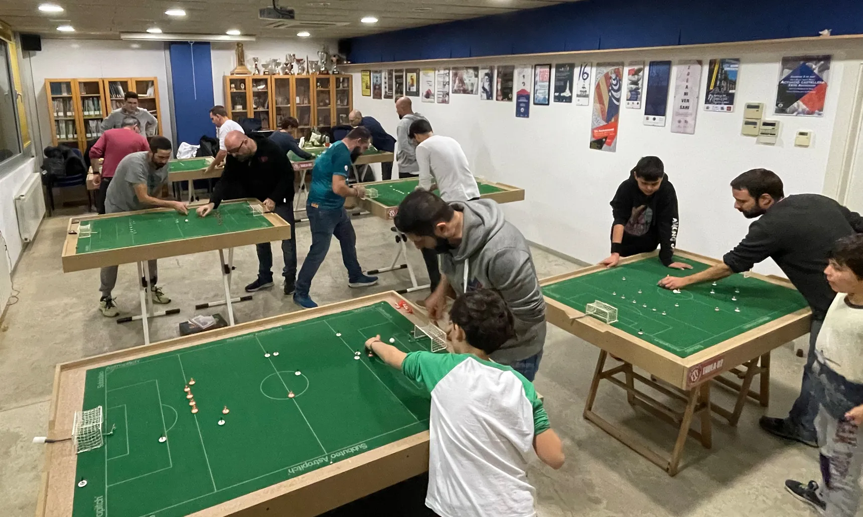 Un dia d'entrenament a la seu de l'Iluro, al local dels Capgrossos de Mataró.