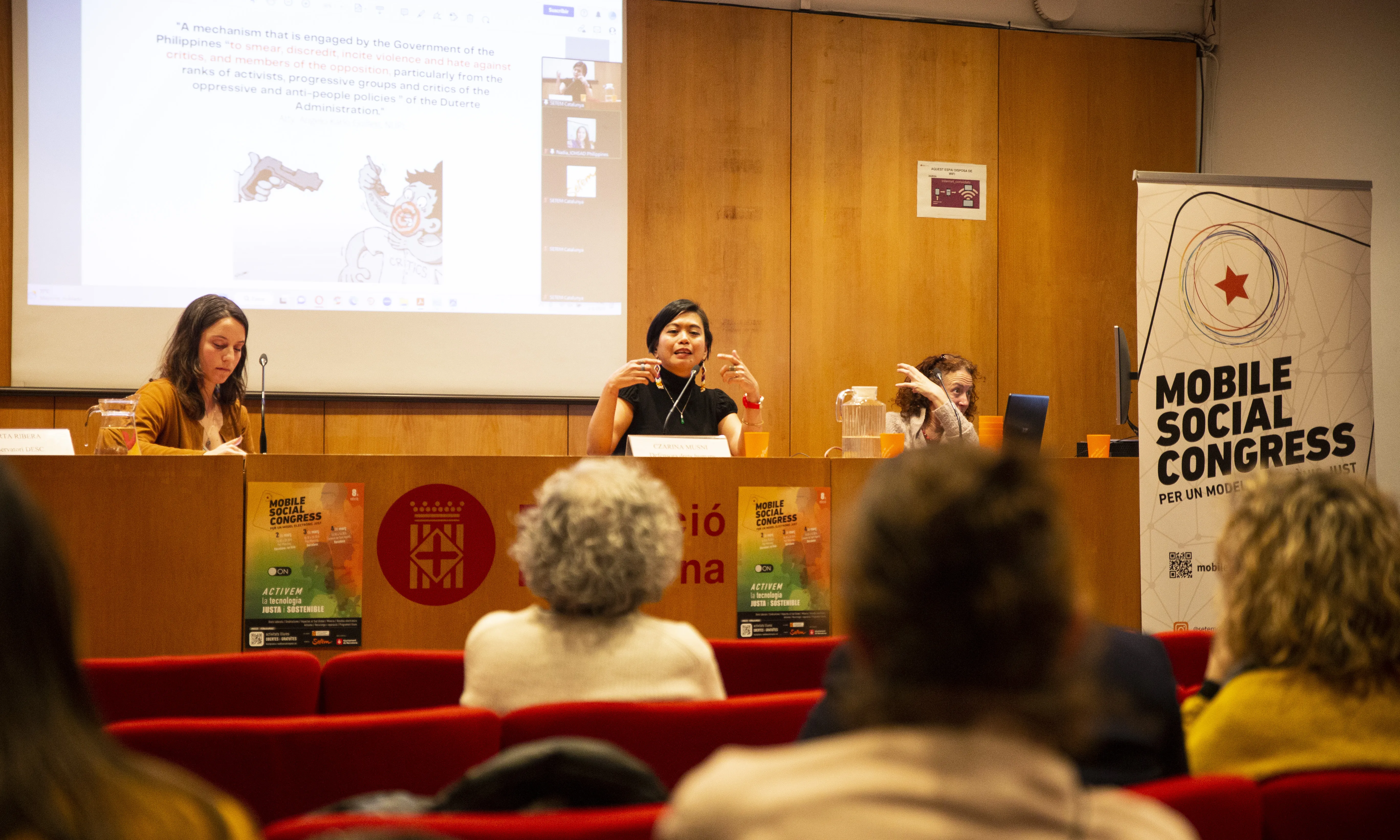 Czarina Musni, defensora de drets humans i advocada, en la seva intervenció al Mobile Social Congress organitzat per Setem Catalunya.