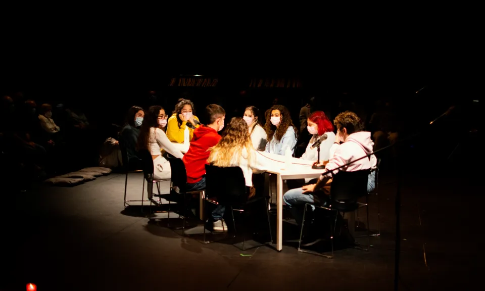 Les participants de Virals durant el Judici-Debat del curs passat. Font: Projecte Virals