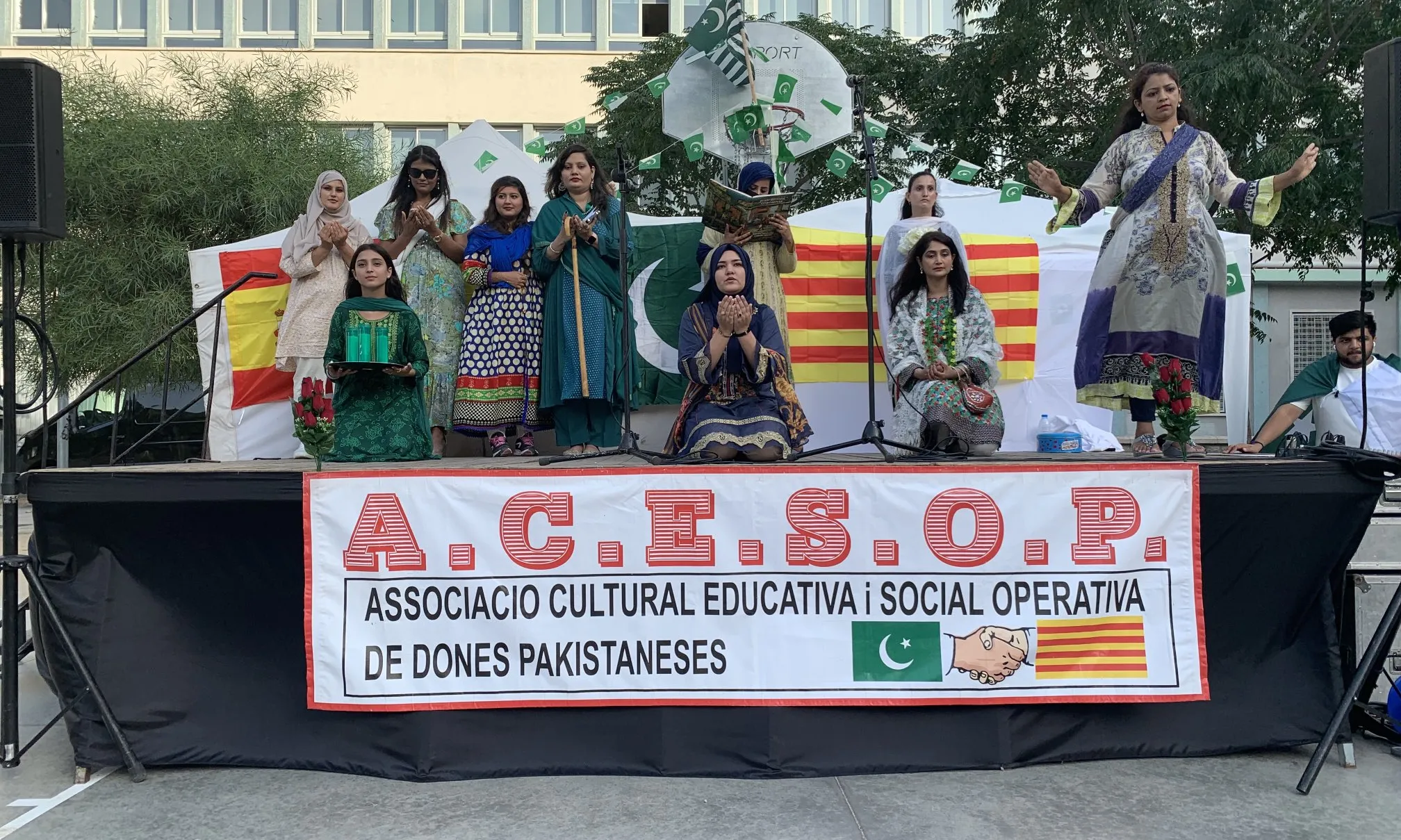 L'ACESOP és una entitat fundada el 2005 que es dedica a acompanyar i oferir suport a dones pakistaneses.