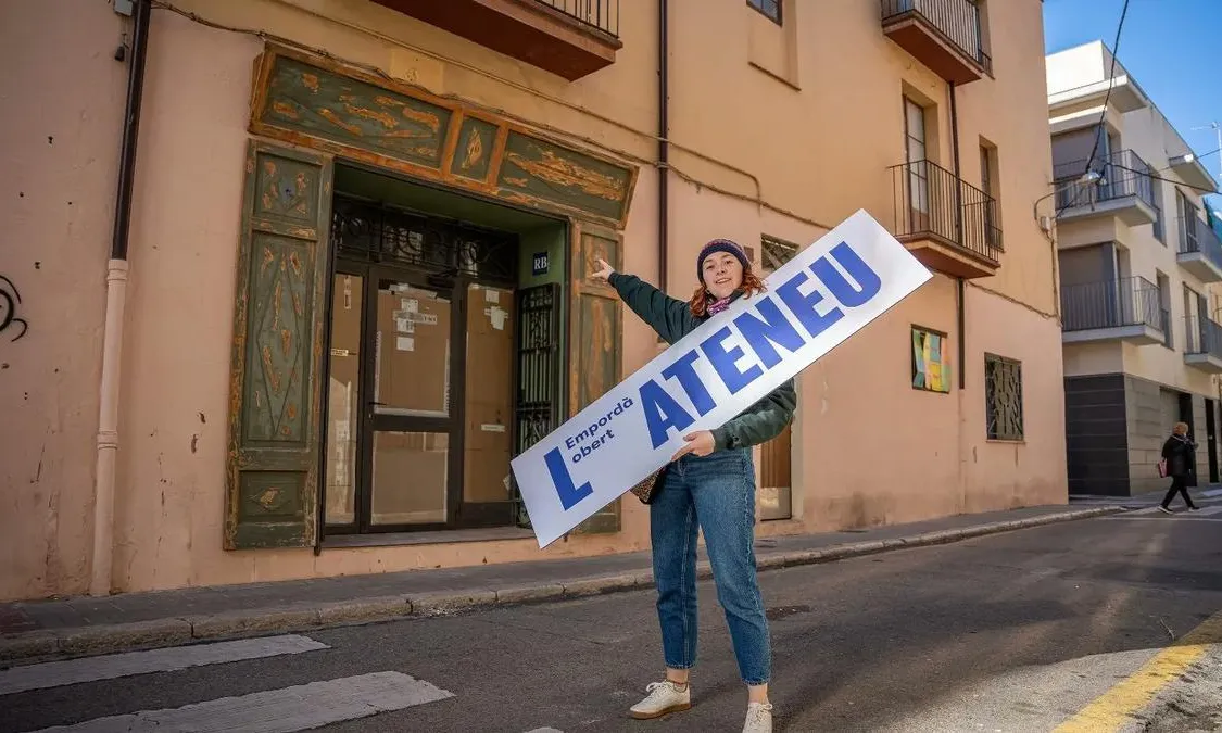 El moment en què es va explicar on s'instal·larà el nou Ateneu Empordà Obert, un local que havia estat un restaurant al centre de Figueres.