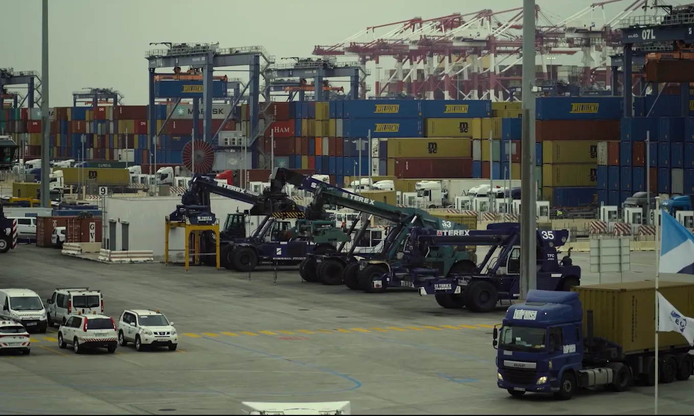 'Quan plou sobre mullat' pretén fer un recorregut sobre les crisis que ha encadenat Espanya i analitzar com ens han afectat com a societat.