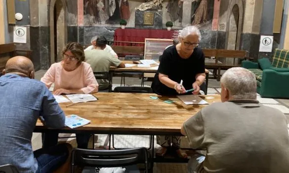 Unes 250 persones passen cada dia per l'Hospital de Campanya i reben suport en alimentació, temes de salut i assessorament legal.