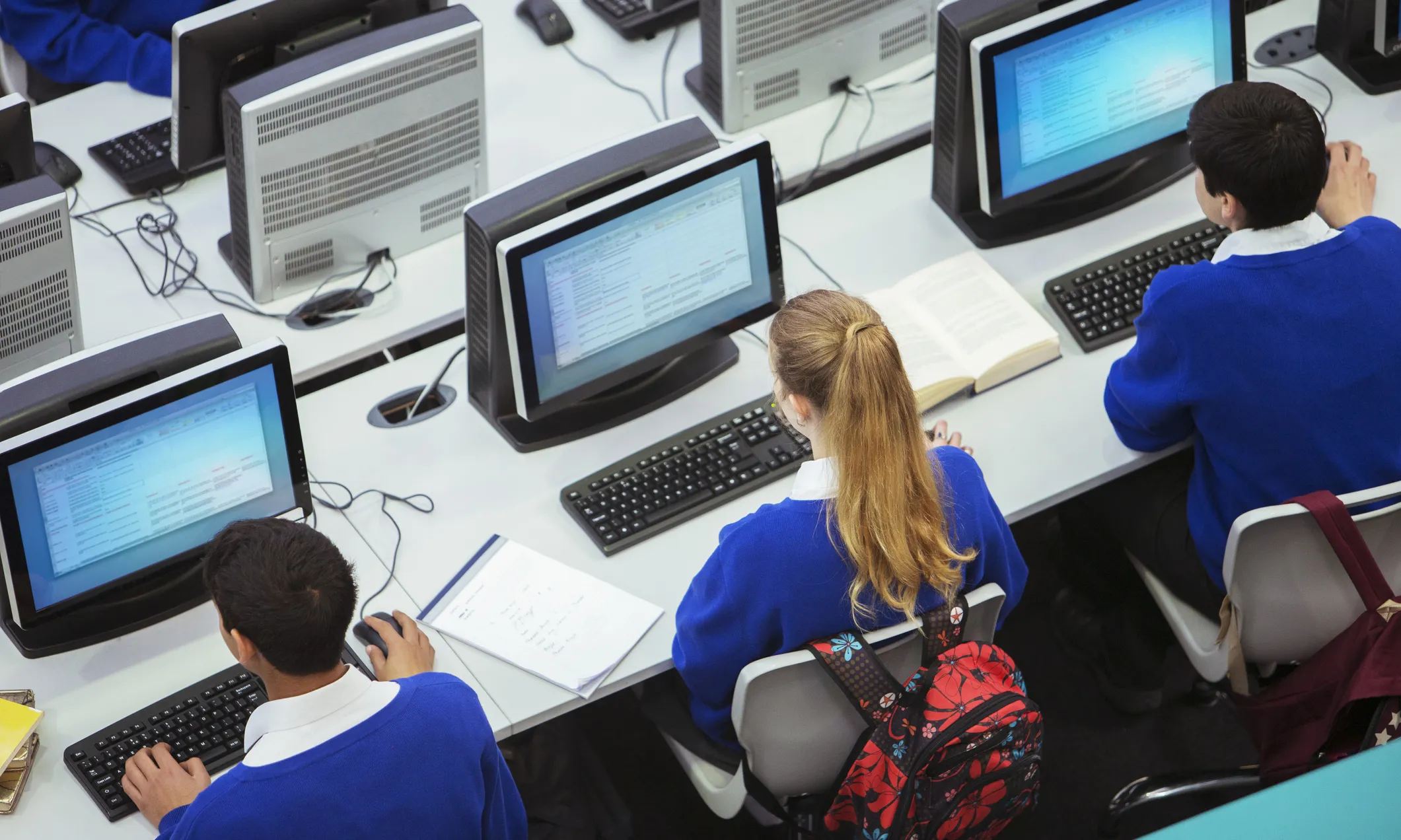 La xarxa de centres educatius que utilitzen la plataforma de Digitalització Democràtica està cada vegada més estesa per escoles i instituts d'arreu de Barcelona. Font: iStock.