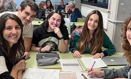 Un moment d'un taller que es va fer en un centre educatiu de Mataró durant la prova pilot del programa.