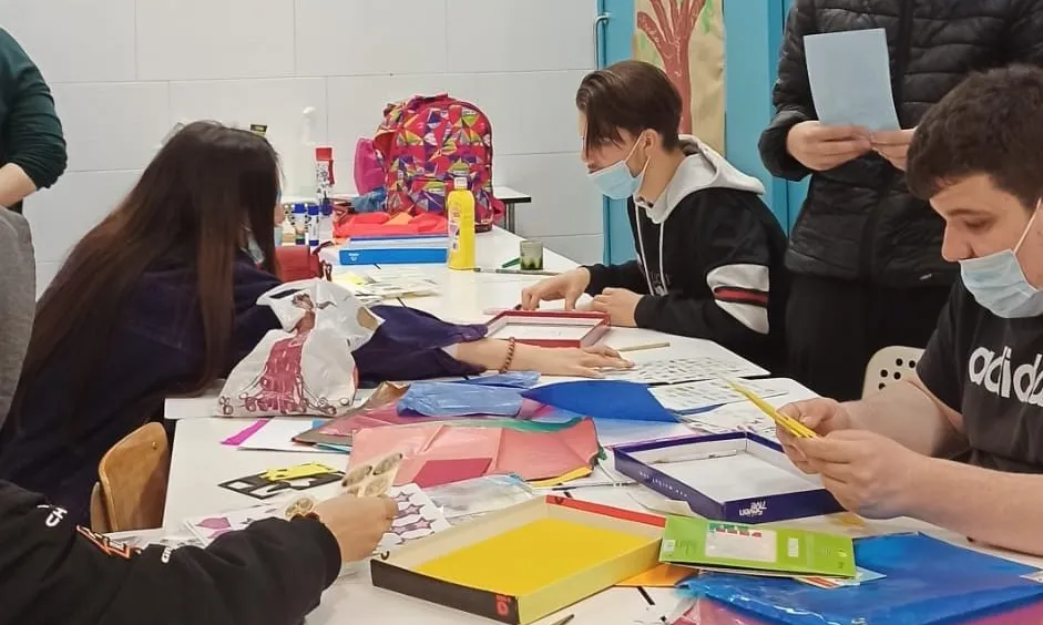 La Fundació Comtal treballa amb infants i adolescents perquè puguin reconèixer les seves emocions i expressar-les.