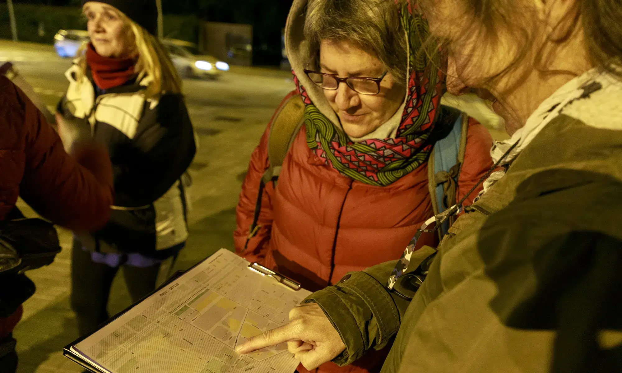 Algunes de les voluntàries en un moment del recompte de persones sense llar que es va fer el 13 de desembre a Barcelona.