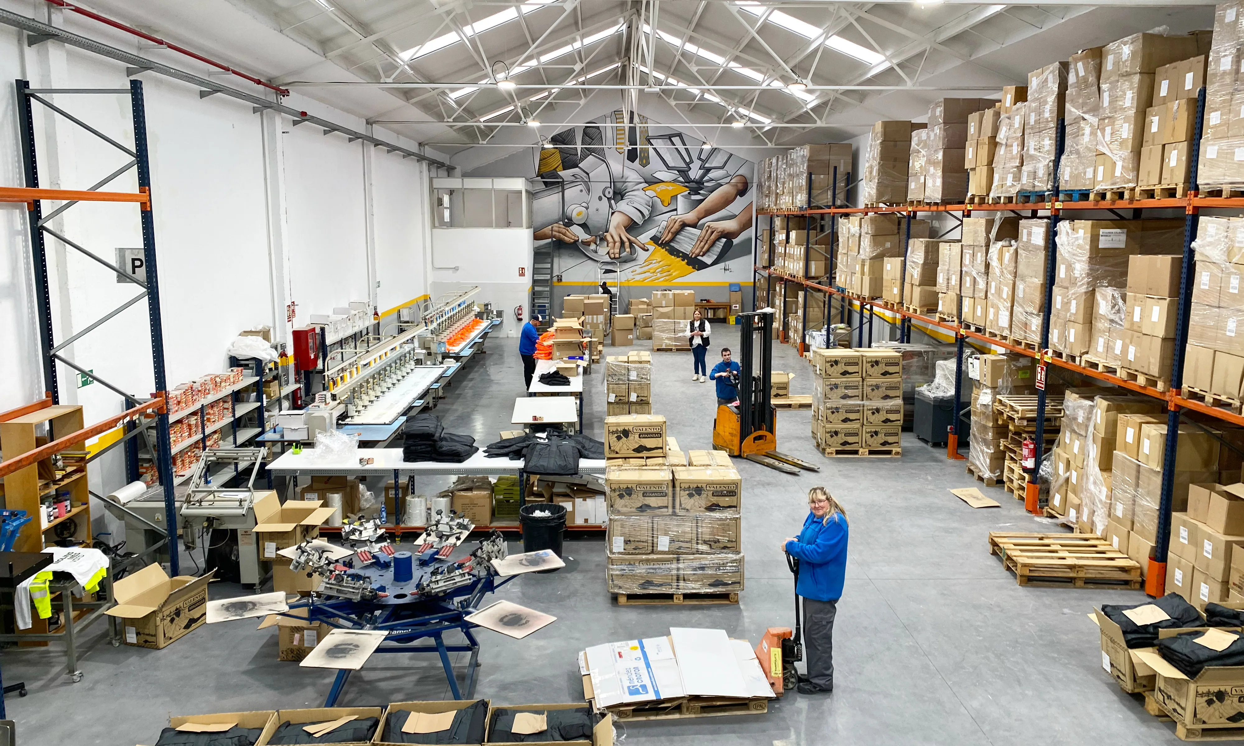 Grupdem és una cooperativa de professionals, sense afany de lucre, amb més de 50 anys d’experiència en el sector de les persones amb discapacitat.